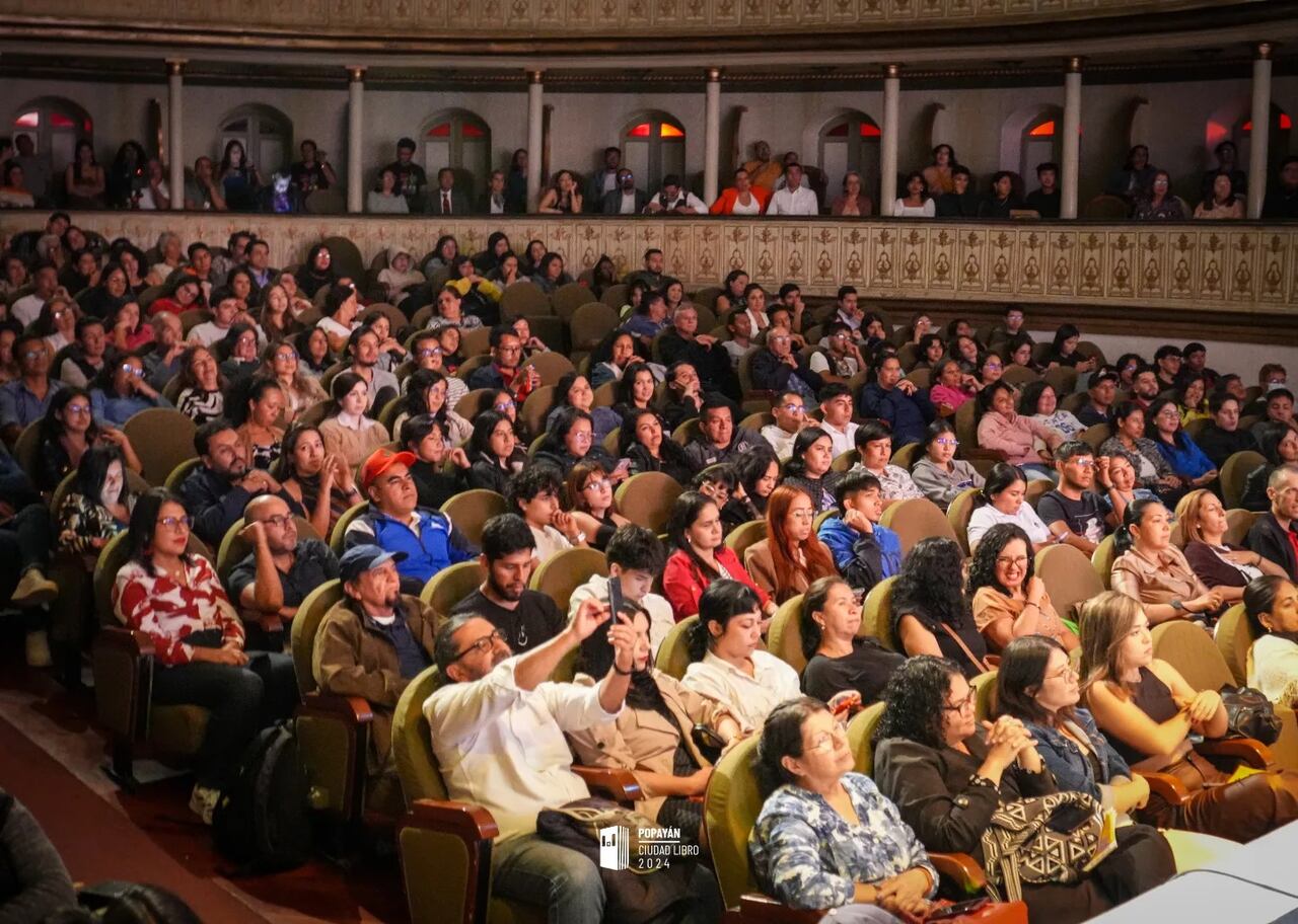 Dentro de los eventos programados hay un conversatorio con José Luis Jiménez, ilustrador de la novela gráfica la Vorágine, un libro "muy colombiano". Además, hablaran de la cocina en la Vorágine, de las mujeres en la Vorágine, de los audiovisuales sobre la Vorágine, o sea, distintas lecturas sobre este libro emblemático que ahora cumple 100 años