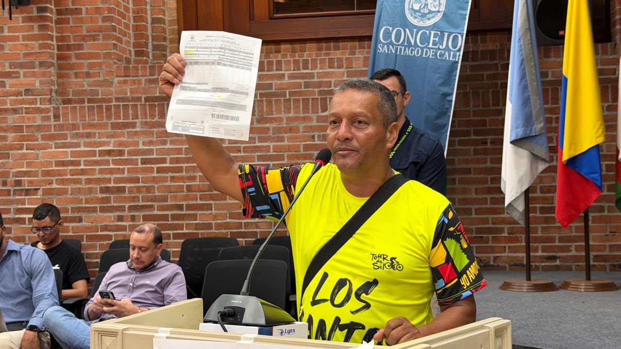 Hugo Fernando Ángel, Los Santos, en la comuna 20