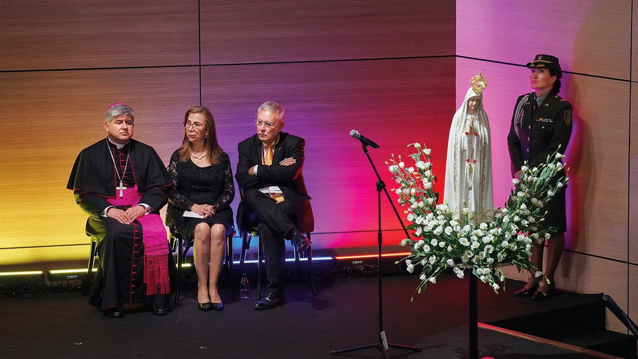La Virgen de Fátima fue protagonista en la posesión del Tigre De La Espriella. También figuras de varias religiones.
