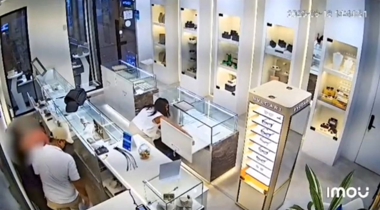 Robo en joyería del norte de Barranquilla.