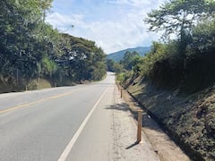 Autoridades advierten sobre el incremento de ataques con explosivos en el Cauca y el Valle del Cauca en medio de la ofensiva de grupos armados ilegales.