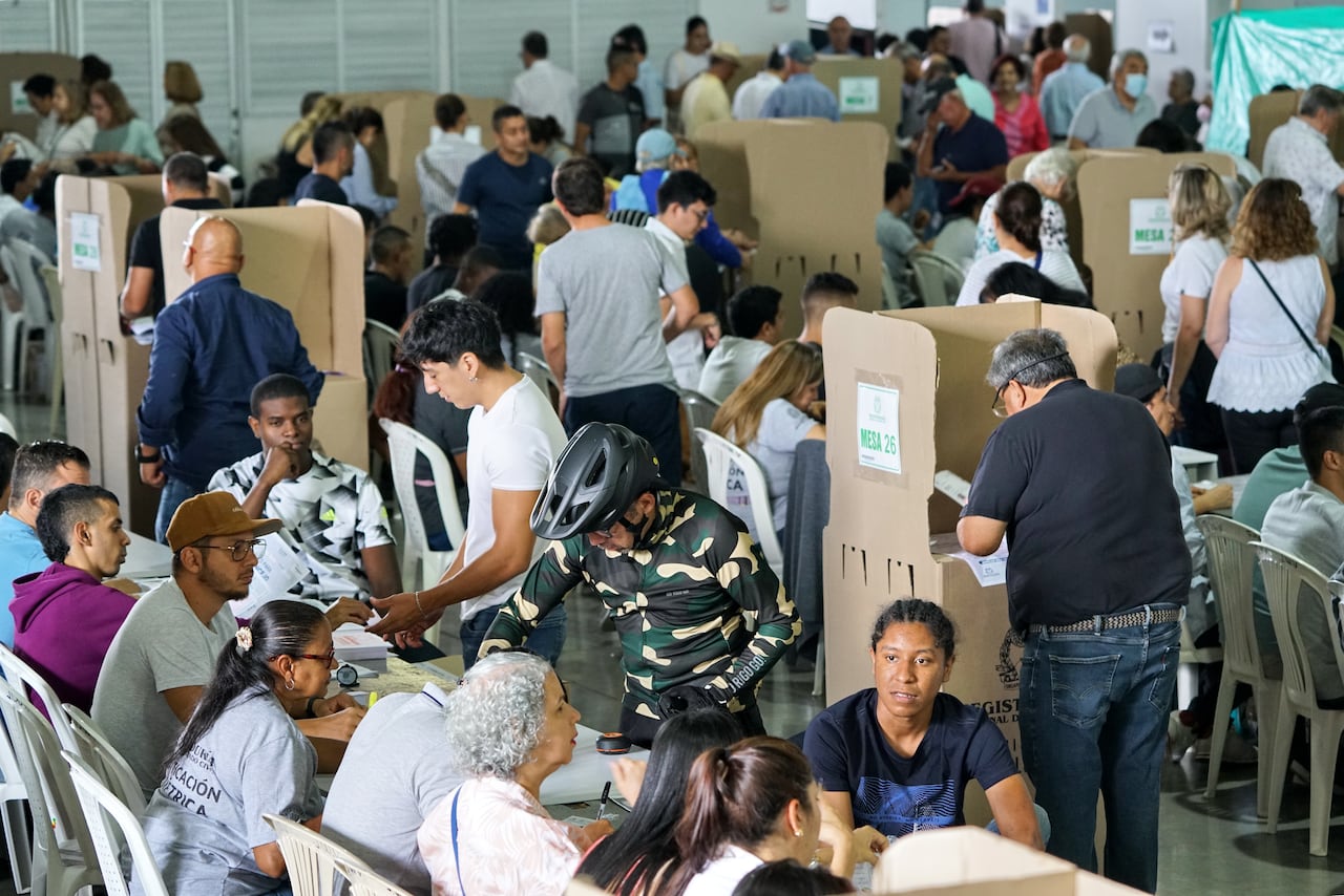 Elecciones 2023 en Cali, Valle del Cauca. Los colombianos salen a votar por sus candidatos