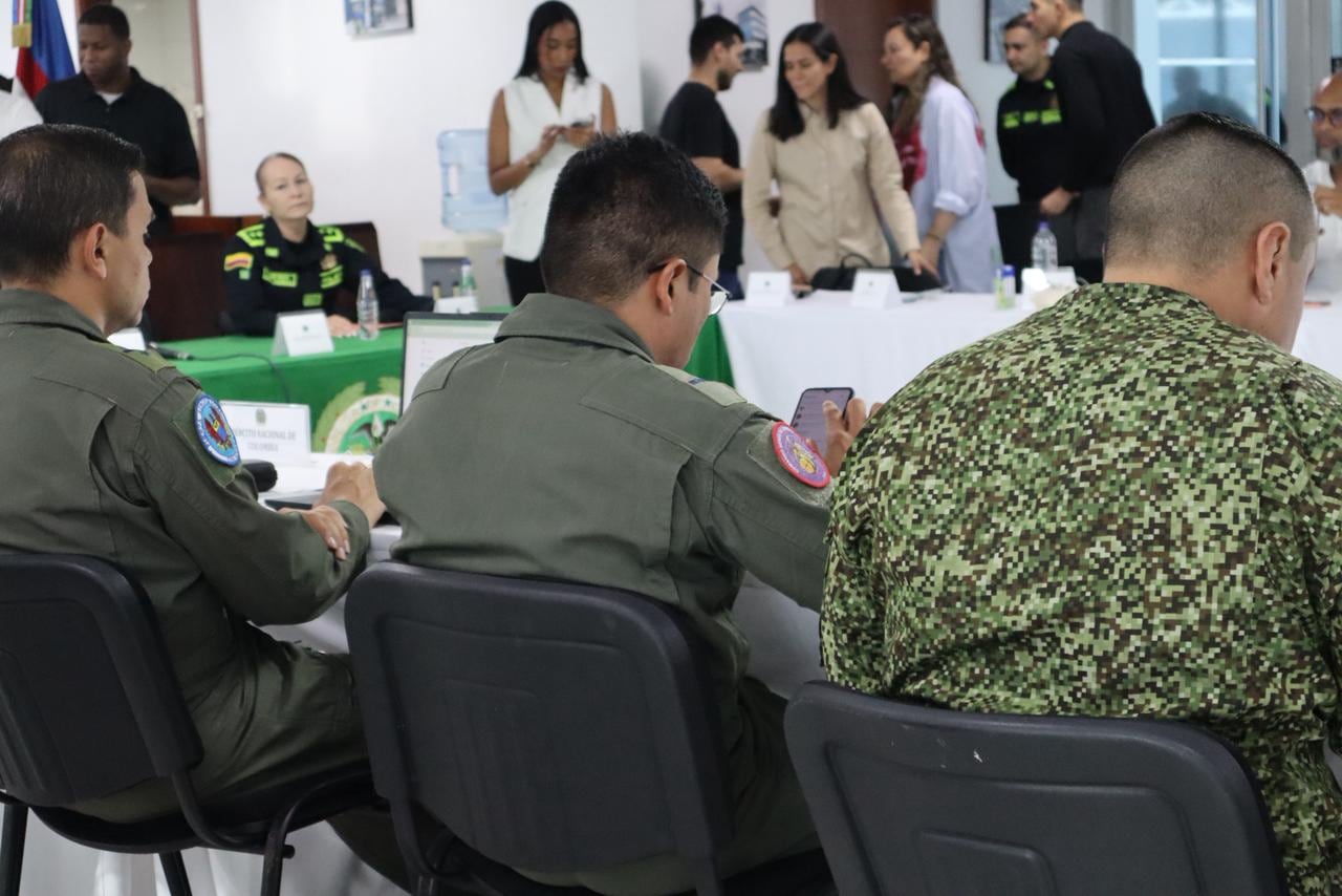 Desde el Puesto de Mando Unificado se realiza el monitoreo del inicio de la jornada de elecciones.