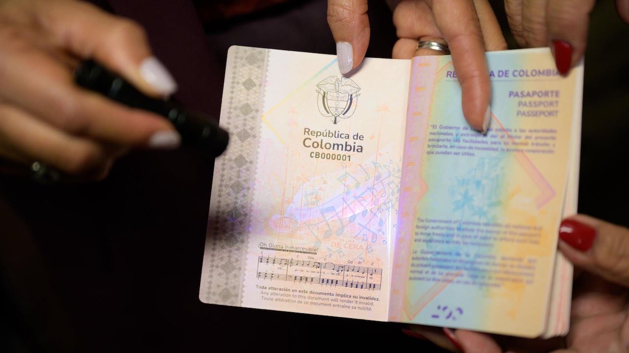 Nuevo pasaporte colombiano.