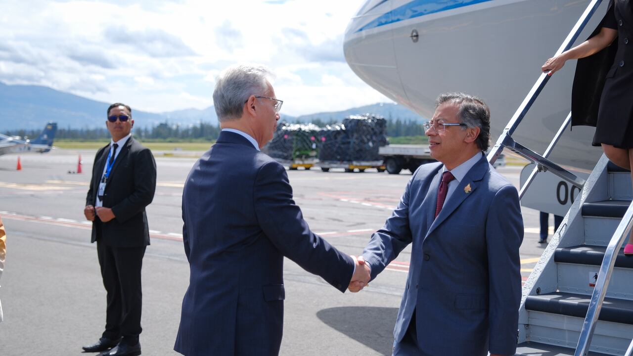 Petro llega a Ecuador y plantea agenda clave ante crisis bilateral