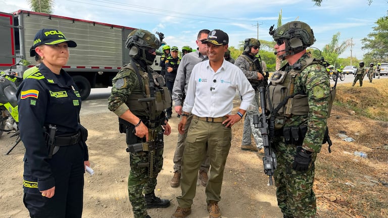 El Ministerio de Defensa desplegó un estricto protocolo de seguridad que incluye patrullajes fluviales y vigilancia especial.