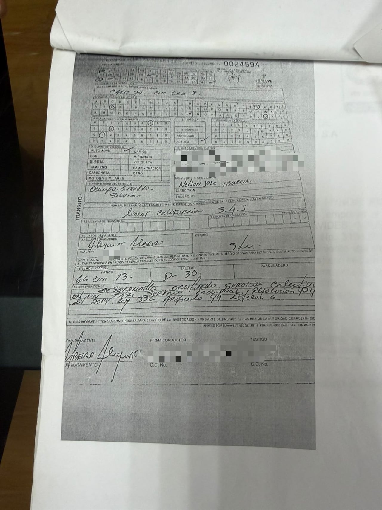 En los comparendos que figuran a nombre de Nelson José Ibarra aparece la firma del presunto responsable de las infracciones, la cual, según el afectado, no corresponde a la suya.