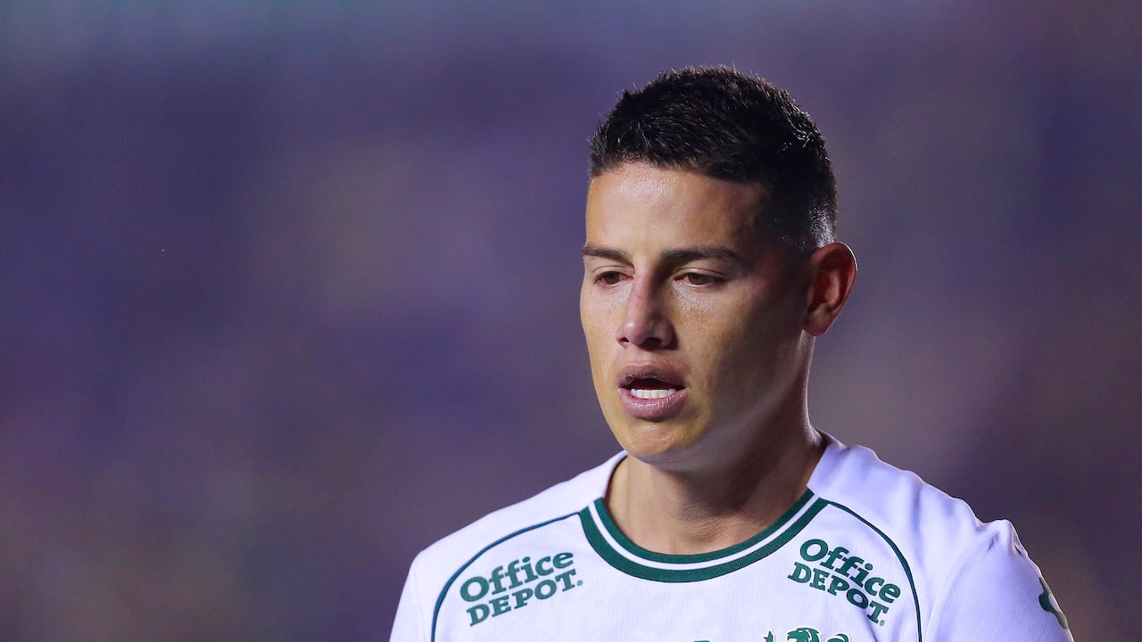 MEXICO CITY, MEXICO - FEBRUARY 19: James Rodriguez of Leon looks on during the 9th round match between America and Leon as part of the Torneo Clausura 2025 Liga MX at Ciudad de los Deportes Stadium on February 19, 2025 in Mexico City, Mexico. (Photo by Mauricio Salas/Jam Media/Getty Images)