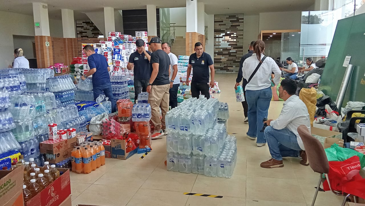 La gestora social del Cauca, María Victoria Guzmán Vargas, lidera la campaña de solidaridad para recolectar ayudas destinadas a las familias damnificadas del Valle del Cauca y Cali.