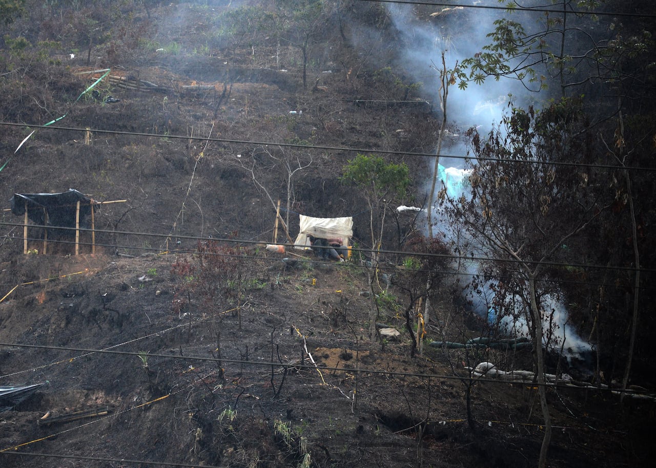 Cali: Nueva invasión en el cerro La Antena, en las banderas. Foto José L Guzmán. El país nov 1-23
