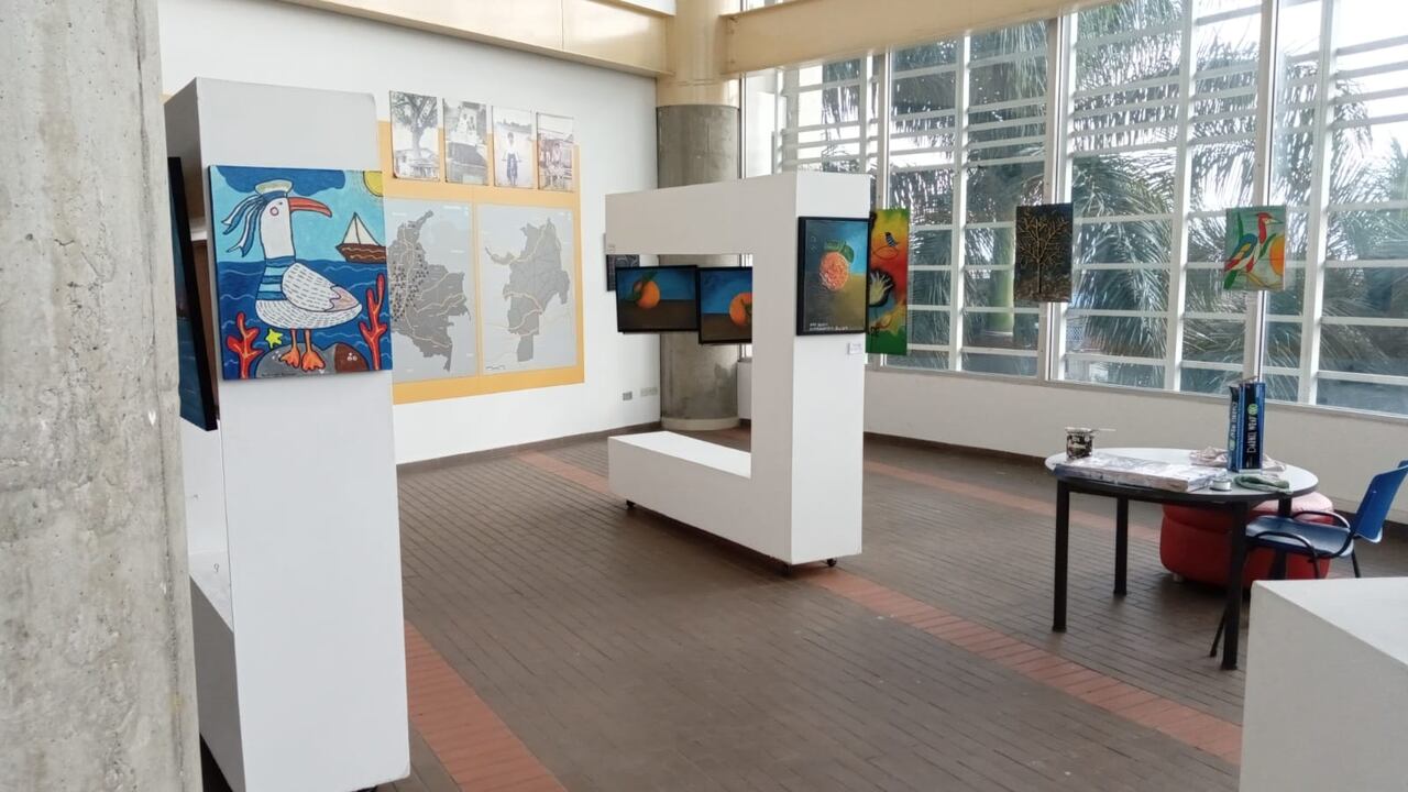 La exposición está basada en la naturaleza y el co-habitar de las especies diversas y de los cambios que sufre una oruga.