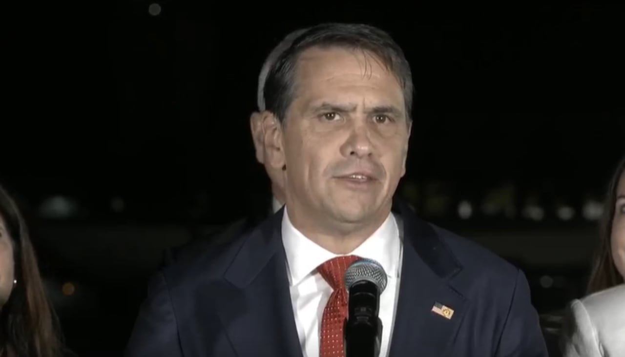 Tood Blanche, fiscal interino de Estados Unidos en su llegada a Cali para la posesión presidencial de Abelardo De La Espriella.