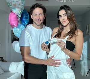 Daniela mantiene una relación sentimental con el actor y cantante Gabriel Coronel.