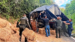 La Policía del Valle del Cauca incautó varias toneladas de marihuana en las vías del departamento.