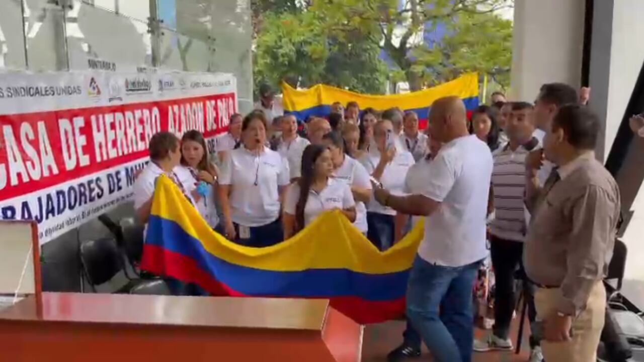 Las protestas se llevan a cabo a nivel nacional, donde unos 1500 trabajadores pararon sus actividades.