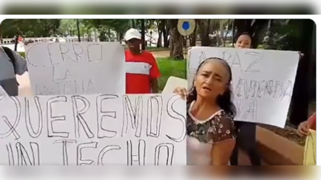 Invasores del cerro La Antena le piden a Ospina una vivienda digna.