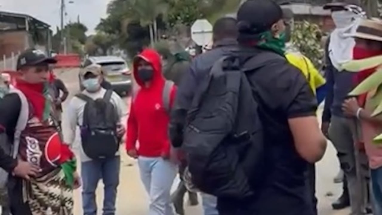 Los usuarios de la vía Popayán-Cali se cansaron de los bloqueos que adelantan los indígenas a la hora de reclamar sus derechos.