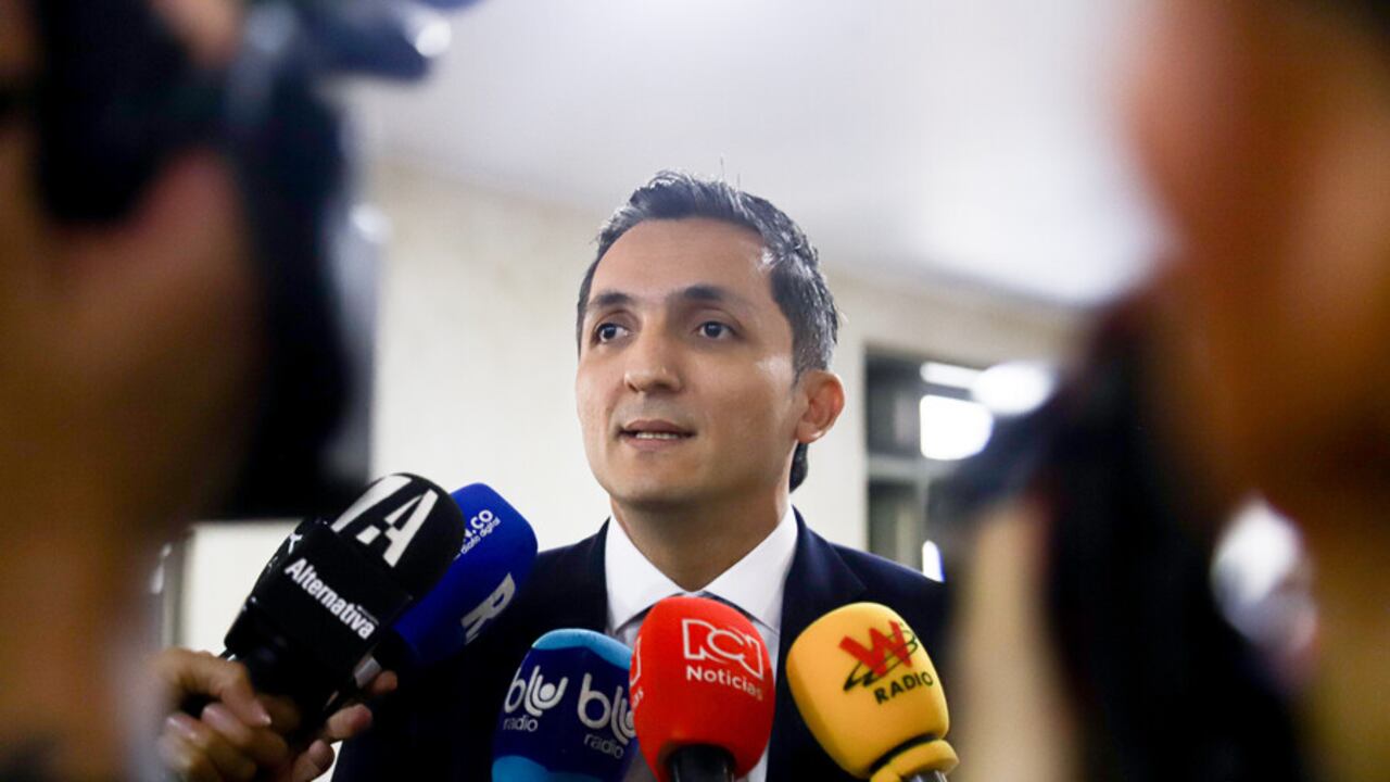 El congresista Juan Pablo Gallo asiste a la Corte Suprema de Justicia para la presentación de pruebas por el caso de corrupcion en la UNGRD.