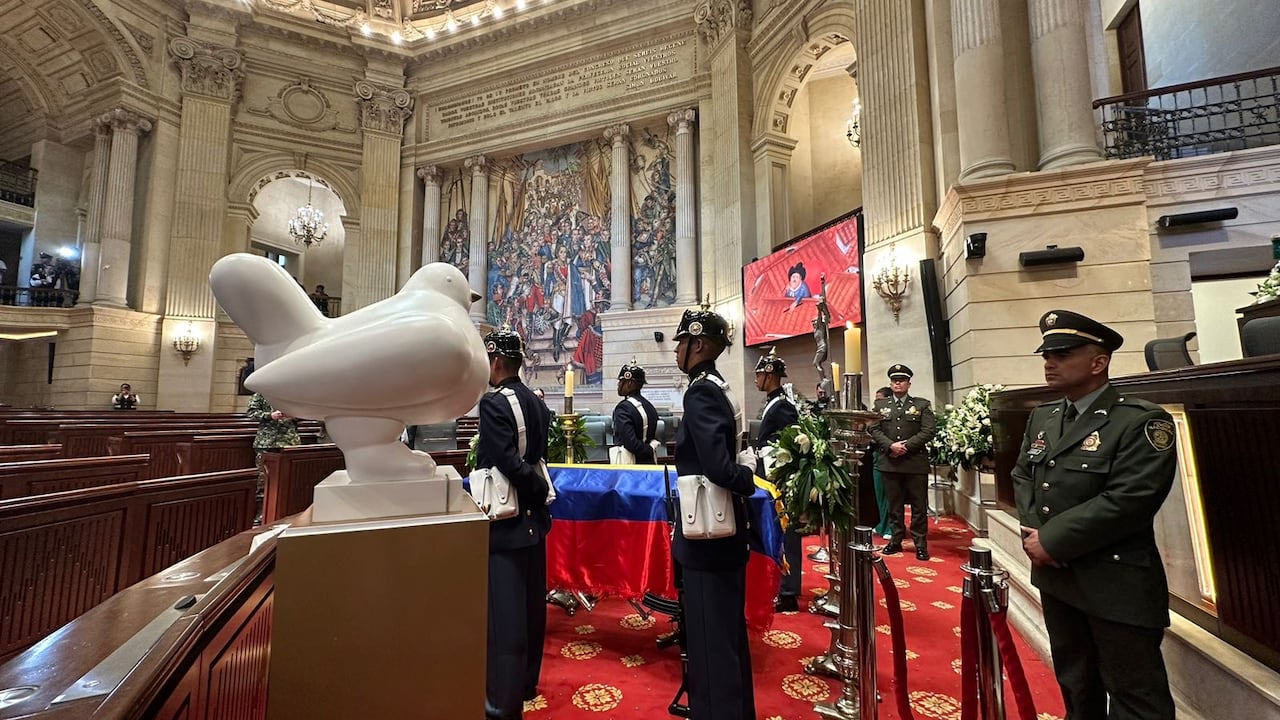 Paloma de la Paz fue trasladada al homenaje del maestro Fernando Botero.