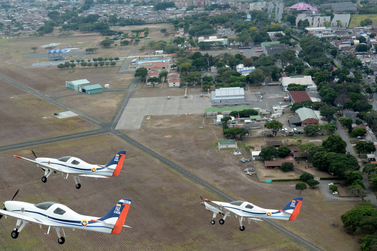 Cacom 7. Base Aérea. Fuerza Aérea Colombiana. Escuela Militar de Aviación Marco Fidel Suárez. Cali.
