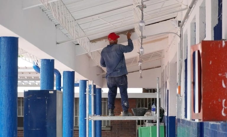 Las inversiones priorizadas por las comunidades permitirán modernizar seis sedes educativas oficiales de Cali y mejorar las condiciones de aprendizaje de cientos de estudiantes.