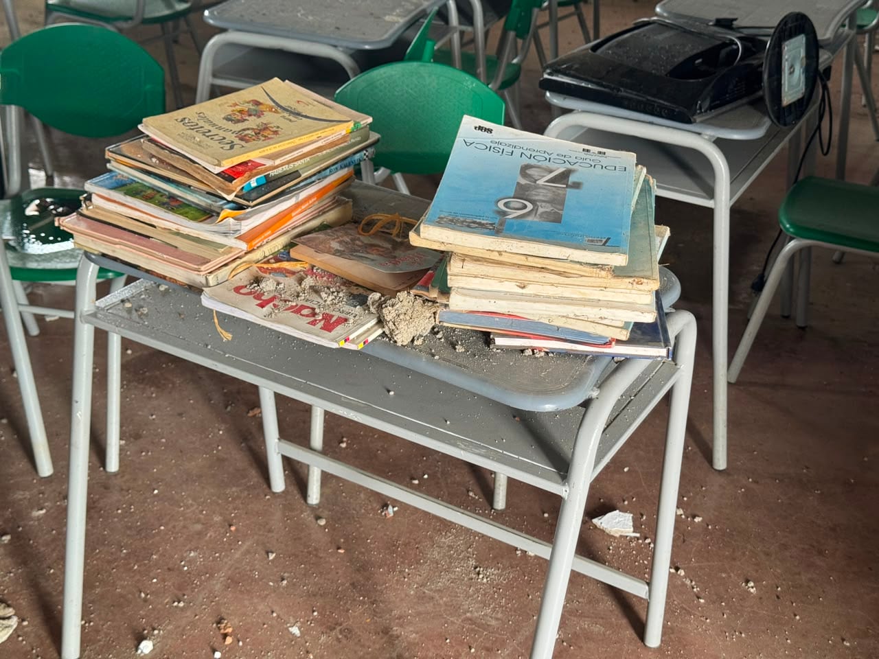 De acuerdo con el informe técnico elaborado por Gestión del Riesgo, once salones deberán ser demolidos debido a las condiciones estructurales y al riesgo que representan para estudiantes, docentes y demás integrantes de la institución.