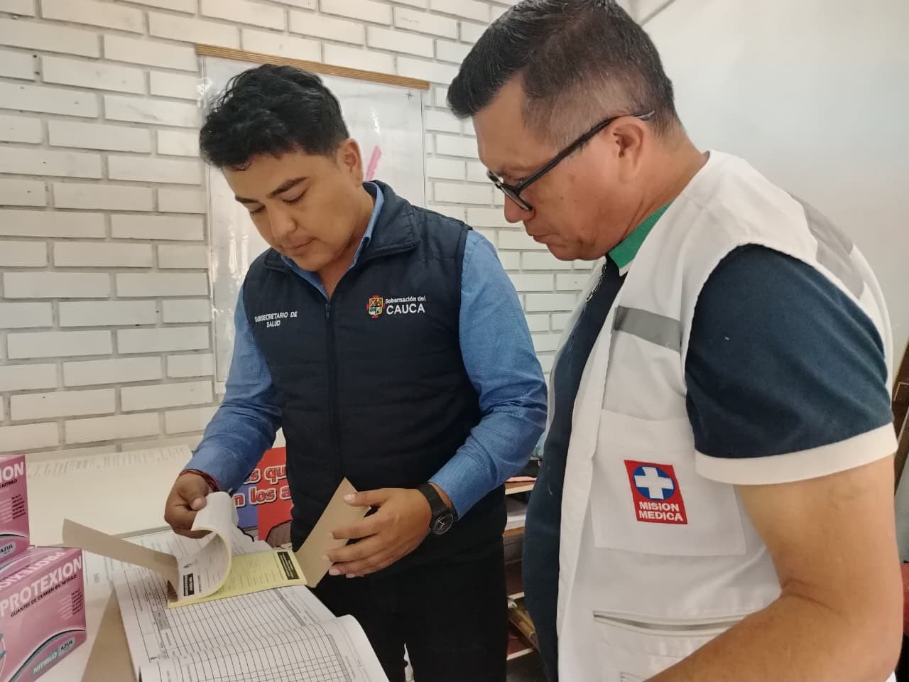 Equipos de salud del Cauca reciben insumos para fortalecer las jornadas de vacunación antirrábica en los 41 municipios del departamento.