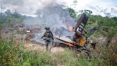 ELN, Clan del Golfo y disidencias de las Farc son las dueñas de la renta criminal producto de la extracción ilegal de oro en ríos y montañas.