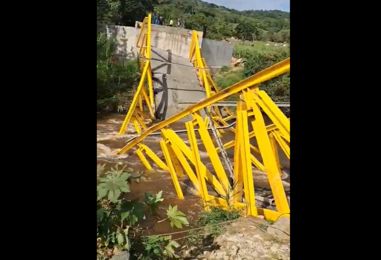 Puente de Boyacá colapsó