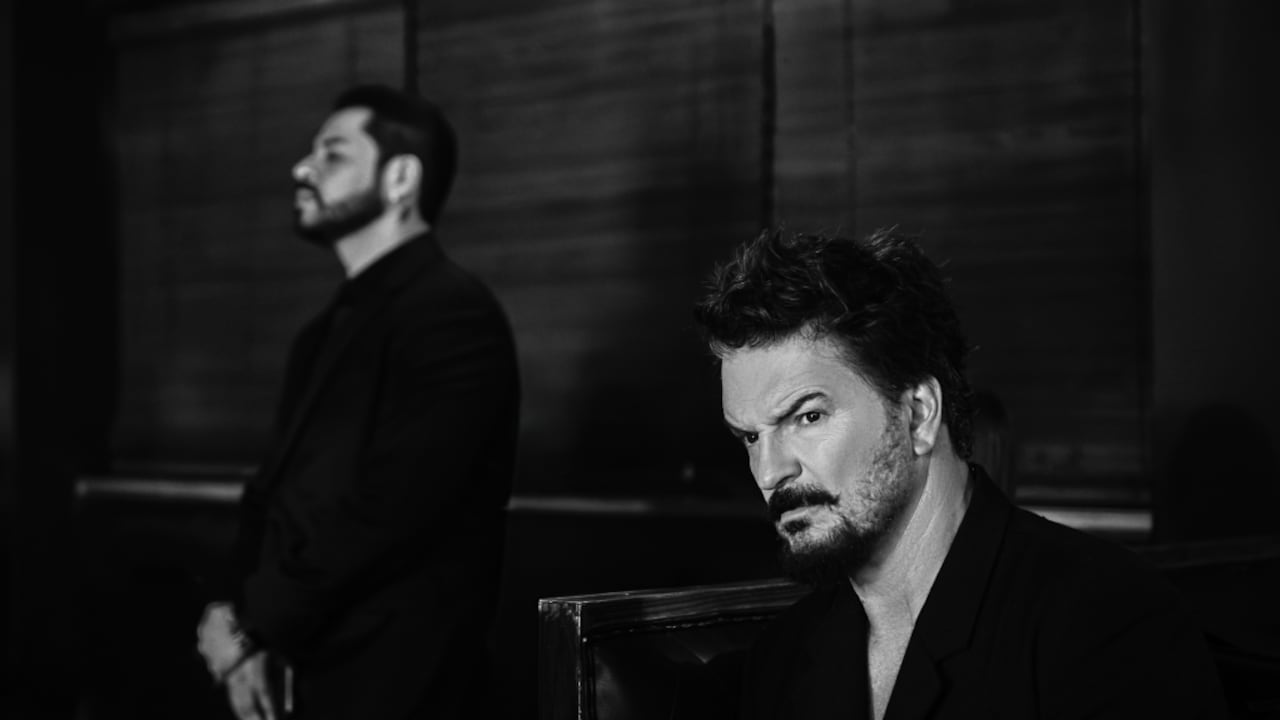 Eduin Caz, de Grupo Firme y Ricardo Arjona, interpretan Amor Factura.