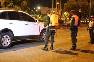 La Policía comentó que también se han capturado cuatro personas por el delito de Violación de Medidas Sanitarias.