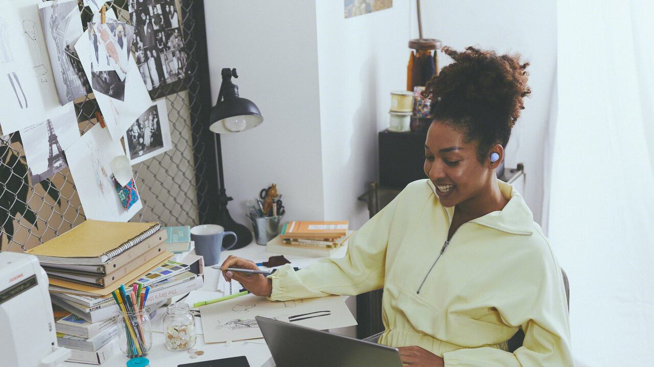 Los auriculares inalámbricos ahora ofrecen más de 5 horas de uso con una sola carga.