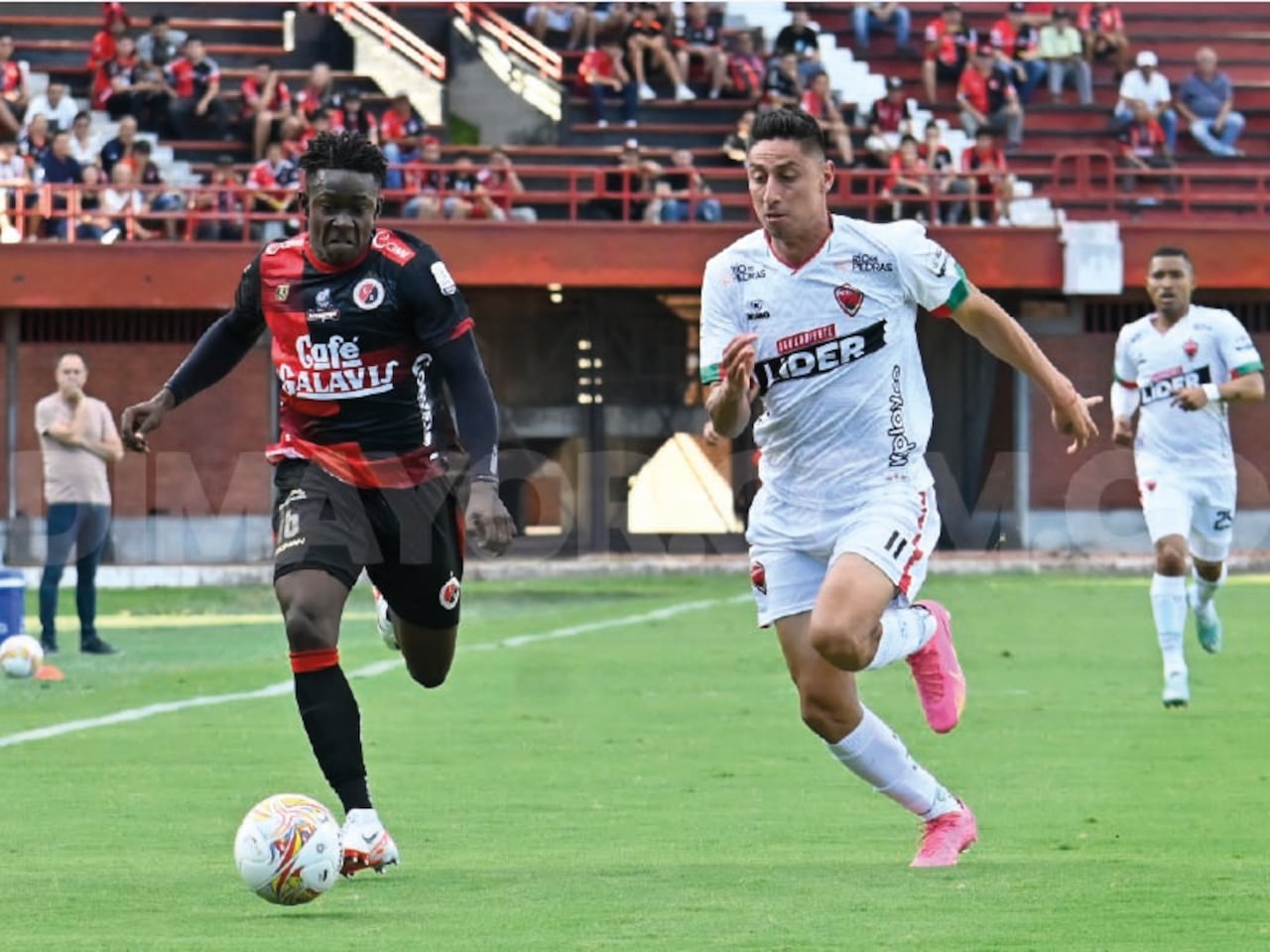 Imagen del partido entre Cúcuta Deportivo y Patriotas de Boyacá por la fecha 13 del torneo de la Segunda División de Colombia.