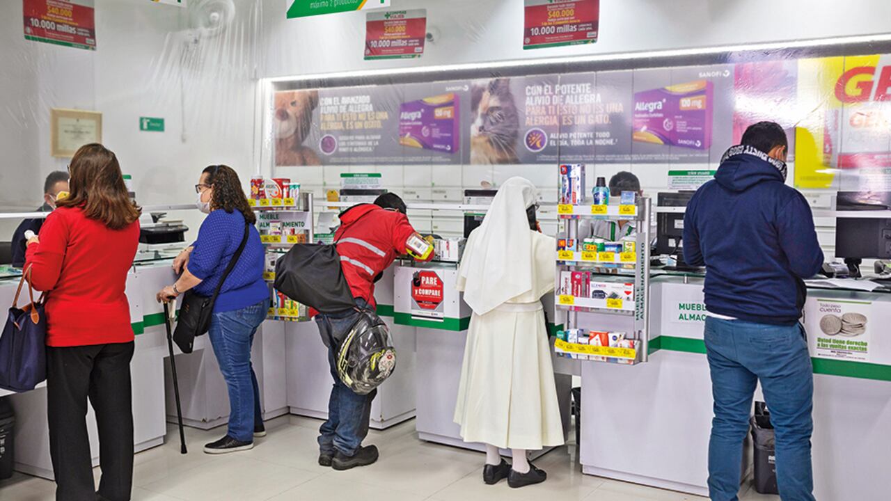 Los pacientes con enfermedades crónicas han estado reportando inconvenientes para acceder a sus tratamientos médicos porque las EPS no tienen los inventarios suficientes de medicinas. Esas entidades dicen que el giro de la UPC es insuficiente.