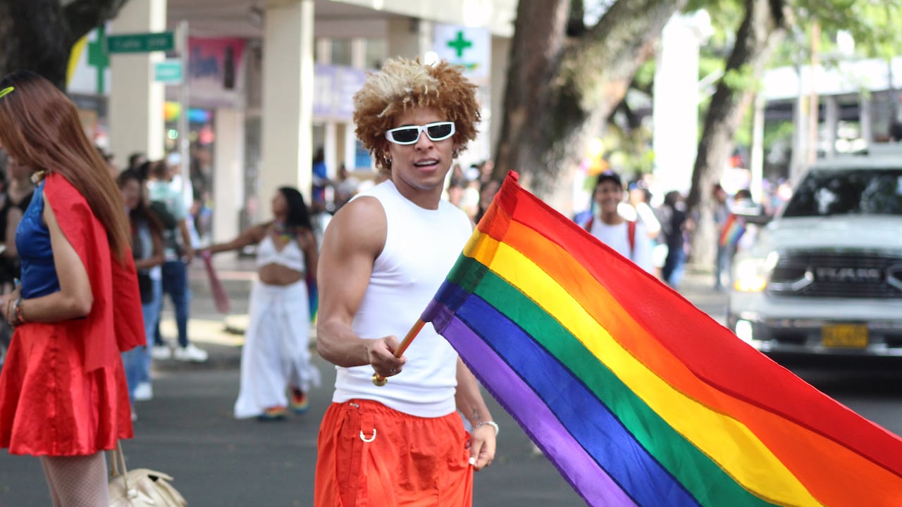 El desfile ‘Pride 2023’ se tomó la avenida Sexta de Cali.