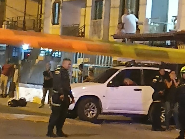 Asesinan a hombre, mientras ingresaba en su camioneta a su residencia en Ulpiano Lloreda