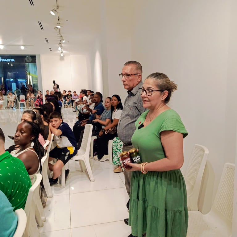 Los periodistas Jorge Isaac Tobón, y Adriana Romero recibieron un emotivo homenaje en la apertura de la Feria Social Calzagosto.