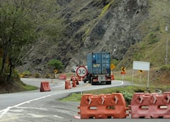 Informe Domingo: Estado de las vías al mar. Cali-K18-Dagua-Loboguerrero-Buenaventura-Buga, obras y pasos en pare y siga. Puente sobre el río Bitaco Km 65.5. foto José L Guzmán. El País. Agosto 23-23