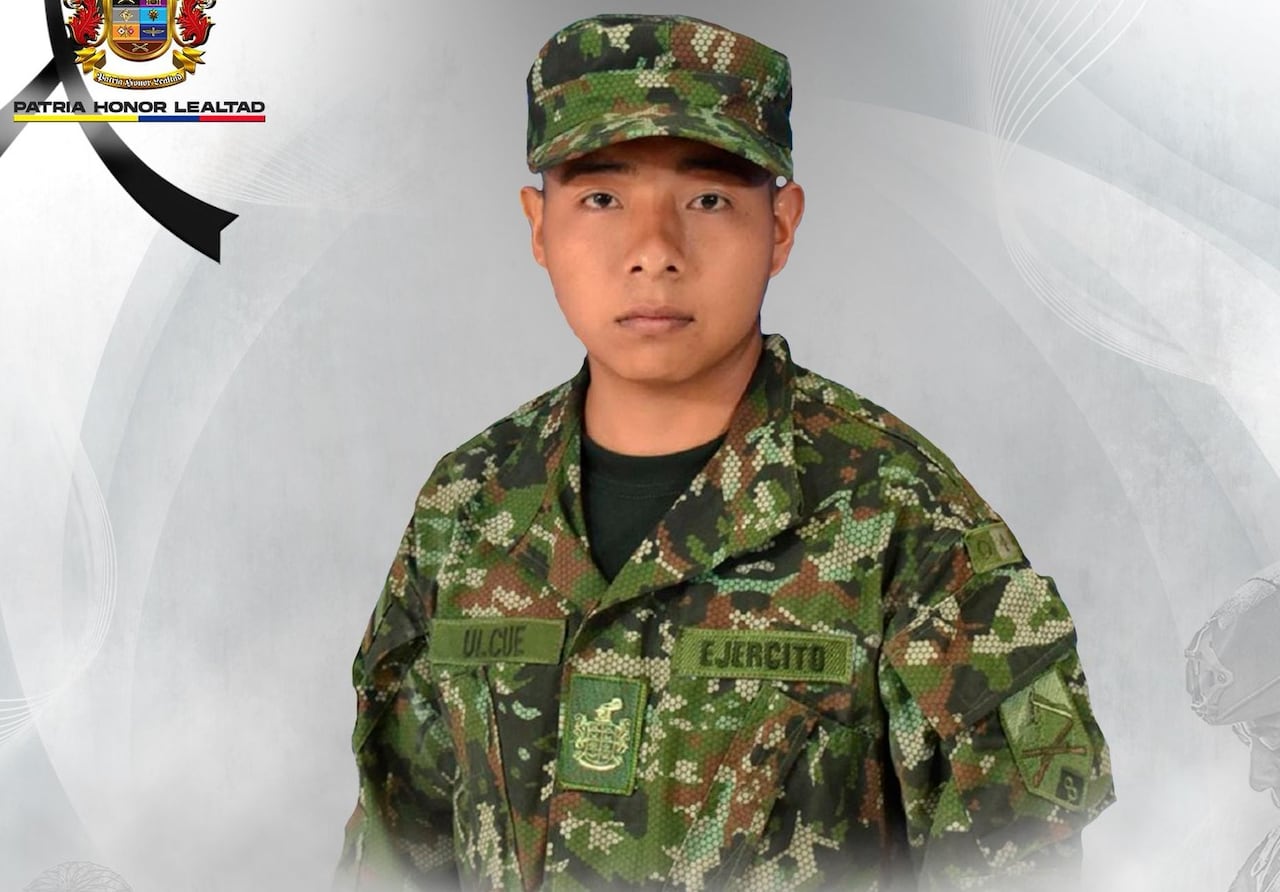 Sergio Arley Ulcué Campo, de 24 años, fue el soldado asesinado durante el ataque registrado el 3 de septiembre en inmediaciones de La Salvajina. De acuerdo con el reporte entregado por el Ejército, el uniformado recibió un impacto de arma de fuego durante la acción atribuida a las disidencias de la estructura Jaime Martínez.