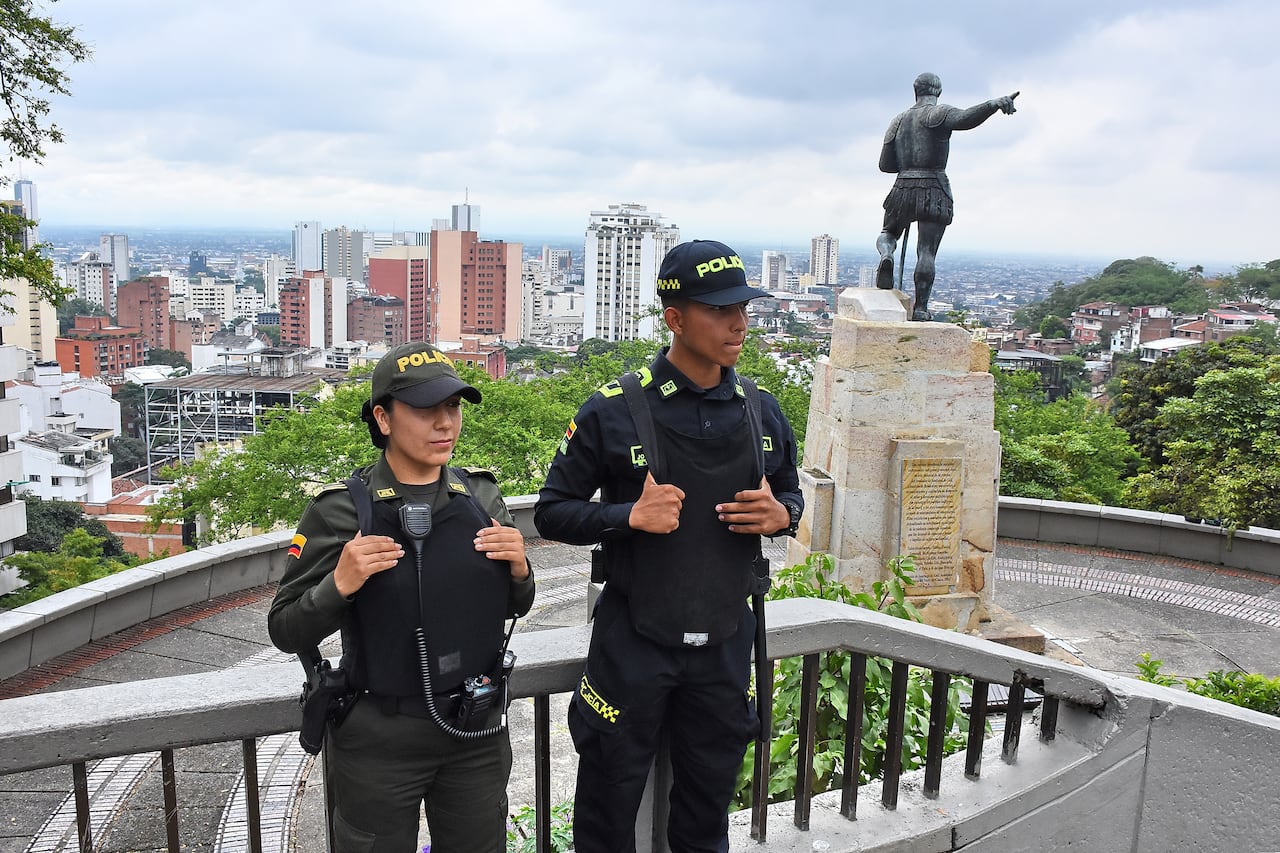 Tras la llegada de 700 policías a Santiago de Cali, se puede observar más presencia de la fuerza pública en varios sectores de la ciudad, esto genera más seguridad entre los caleños.