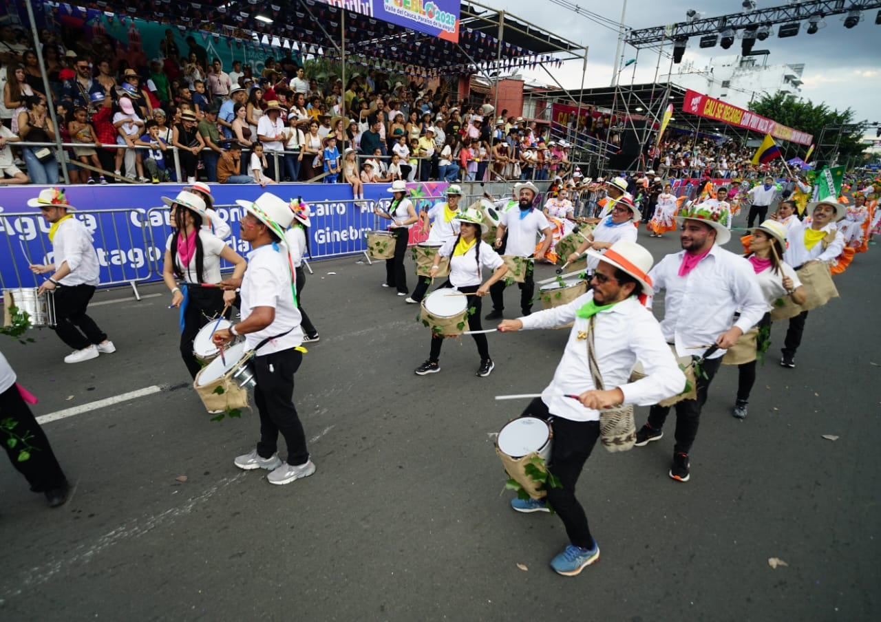 Postal del desfile de la Fiesta de Mi Pueblo de la Feria de Cali 2025, en la tarde de este viernes 26 de diciembre.