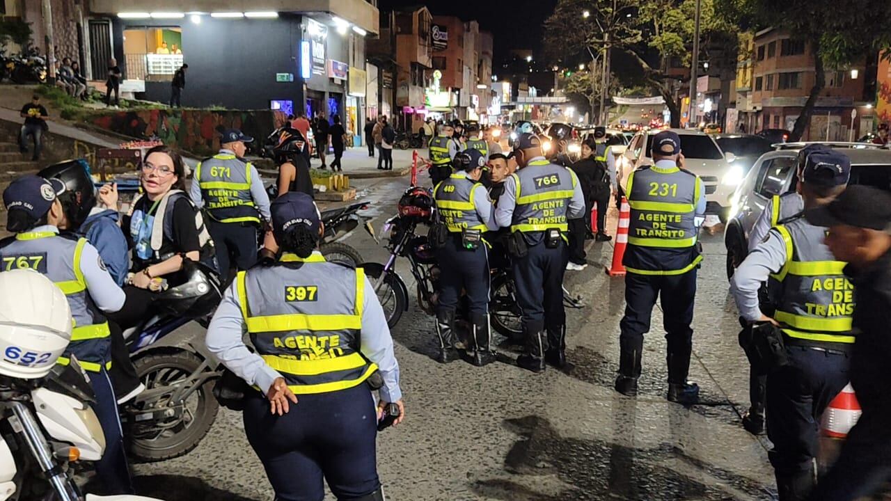 Operativos de control de movilidad en la Calle 5 con CRA 13 en ambos lados