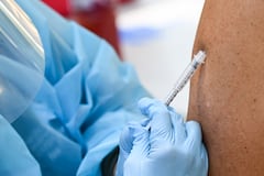 VIRUELA DEL MONO - VACUNA - VACUNACIÓN - INYECCIÓN - MEDICAMENTO
