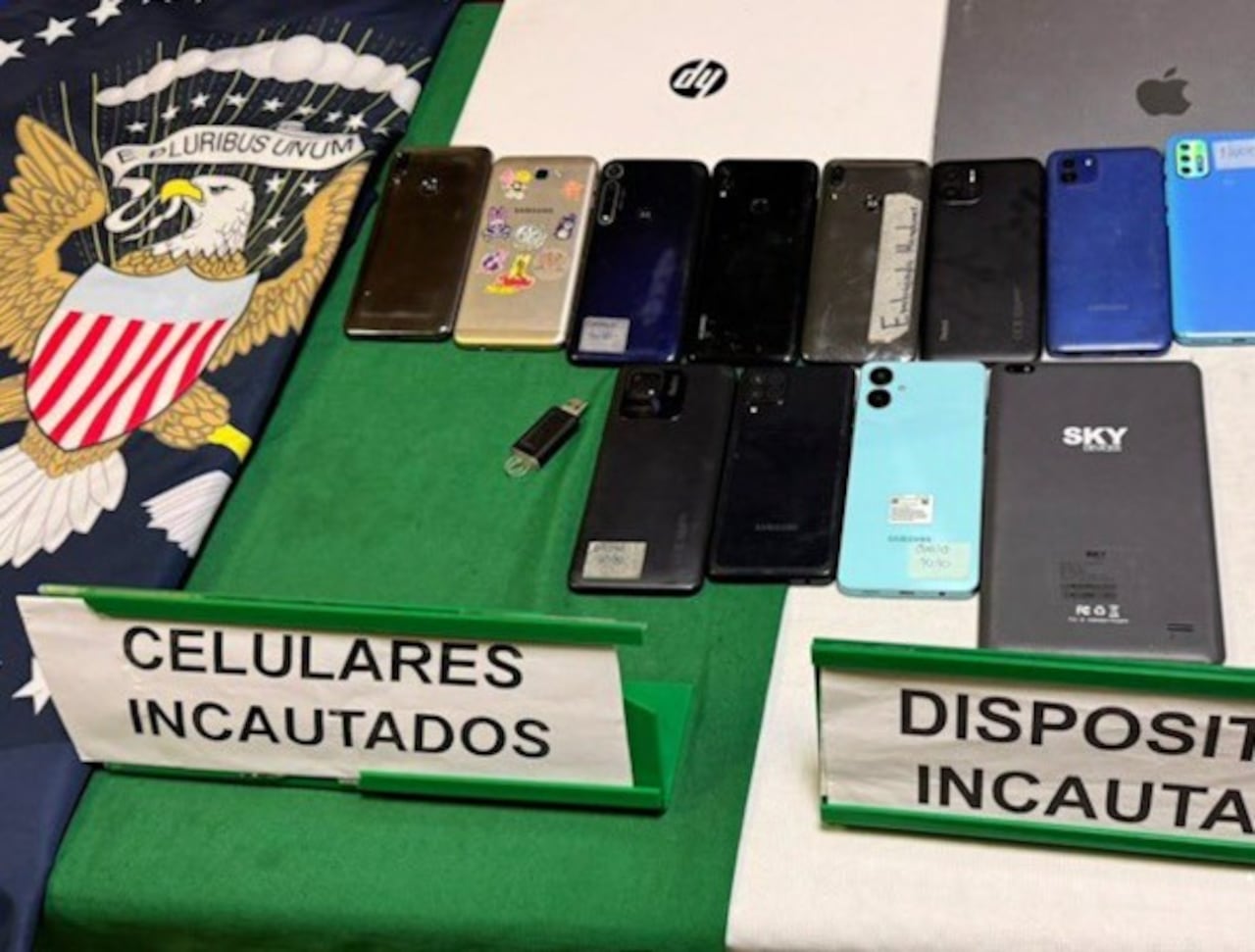 Entre los capturados están tres colombianos señalados de liderar centros de llamadas y plataformas digitales utilizadas para engañar a las víctimas.