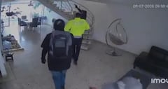 Al menos seis delincuentes ingresaron a la vivienda para cometer el hurto.