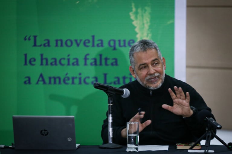 Mario Mendoza.