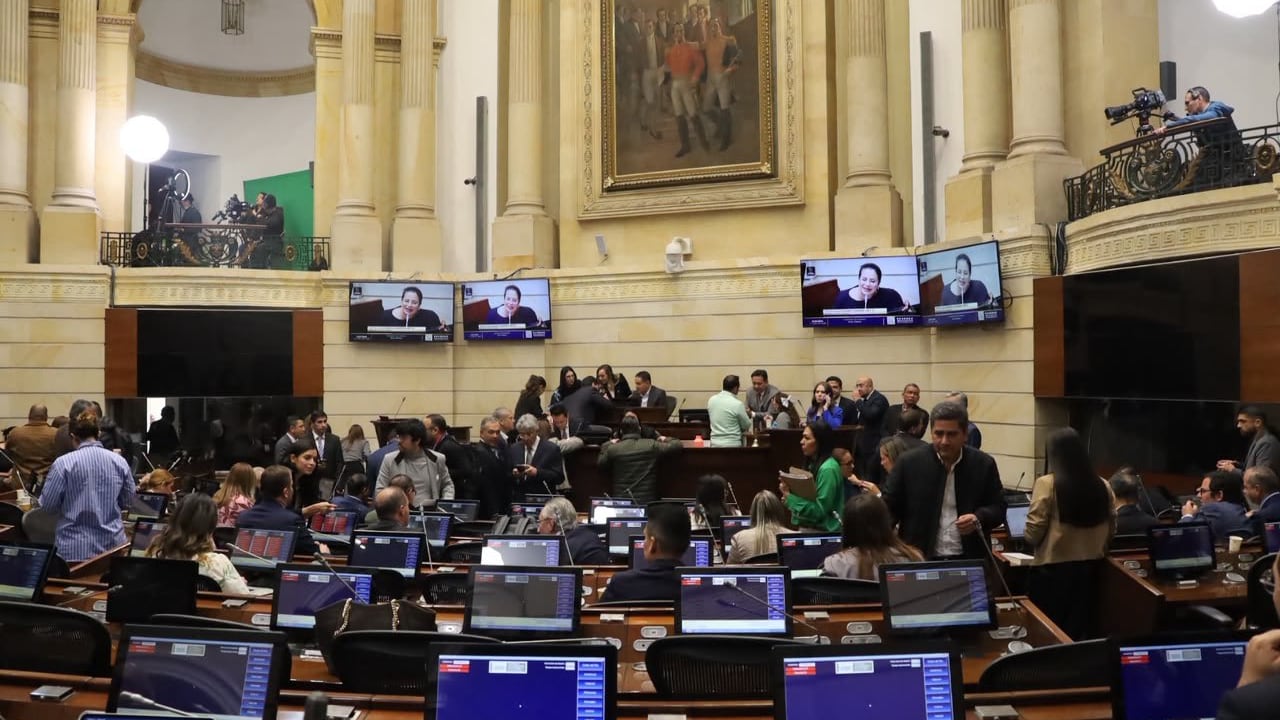 La Plenaria del Senado decidió sobre la legalidad del cambio de sede para la posesión del presidente Abelardo de la Espriella.