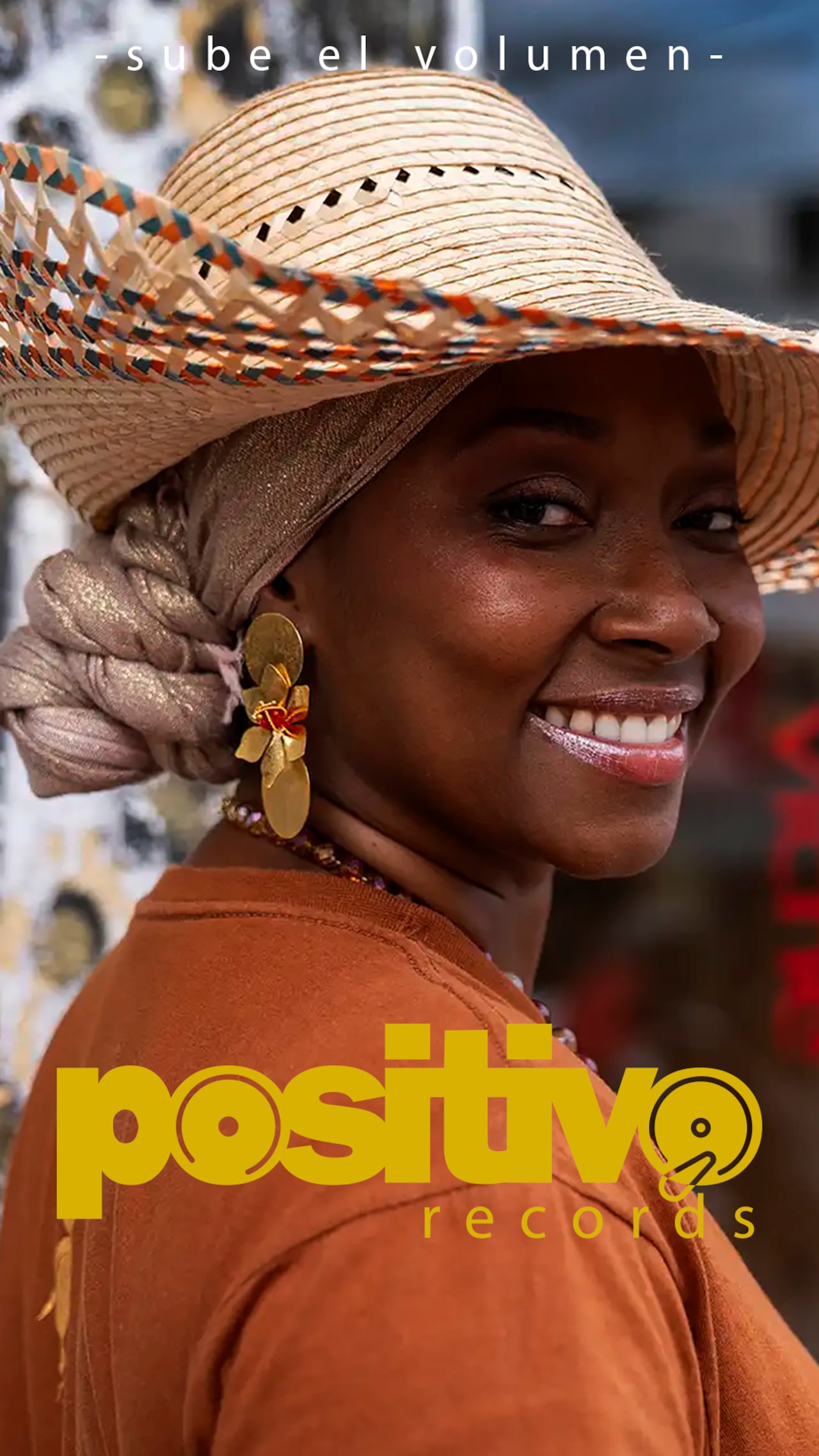 Cantautora del Pacífico, Nidia Góngora ha colaborado con el productor británico Quantic (Will Holland), lanzando álbumes como Curao (2017) y Almas Conectadas (2021). Su versatilidad incluye colaboraciones con artistas como Ondatrópica, La Pacifican Power, Bomba Estéreo, Feid, The Bongo Hop y Orishas.