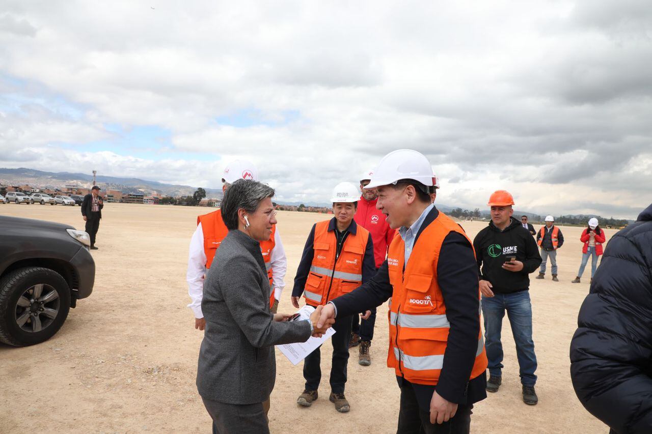 Alcaldía de Bogotá, la empresa Metro de Bogotá y consorcio firmaron el acta de inicio de la fase de construcción del viaducto del metro.