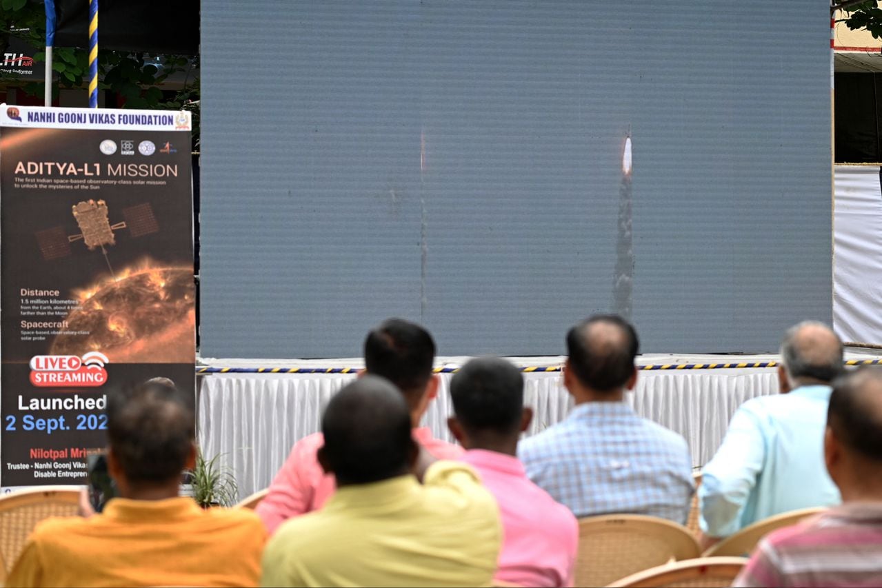 El cohete PSLV XL que transporta la nave espacial Aditya-L1, el primer observatorio indio espacial que estudia el Sol, se lanza desde el Centro Espacial Satish Dhawan en Sriharikota.